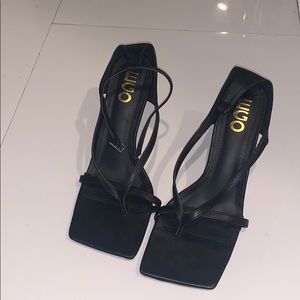 EGOO Square toe BLACK HEELS. WORN ONCE